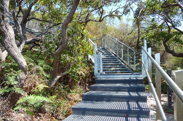 P1210217 stairs, bottom of escarpment